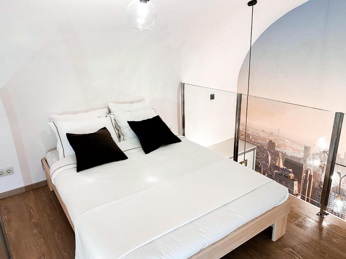Apartment In The Middle Of Christmas Market Budapest Exteriör bild